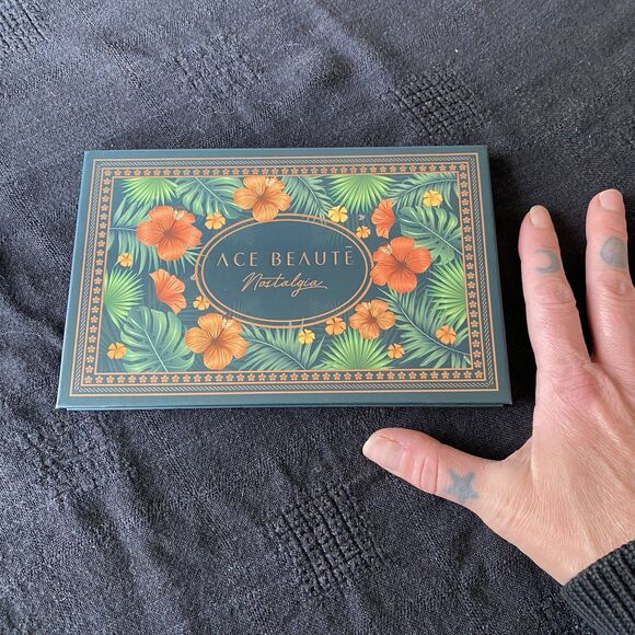 NIB Ace Beaute Nostalgia Palette Eyeshadow. 15 Shades. Never Used. Not Swatched. - Picture 1 of 13